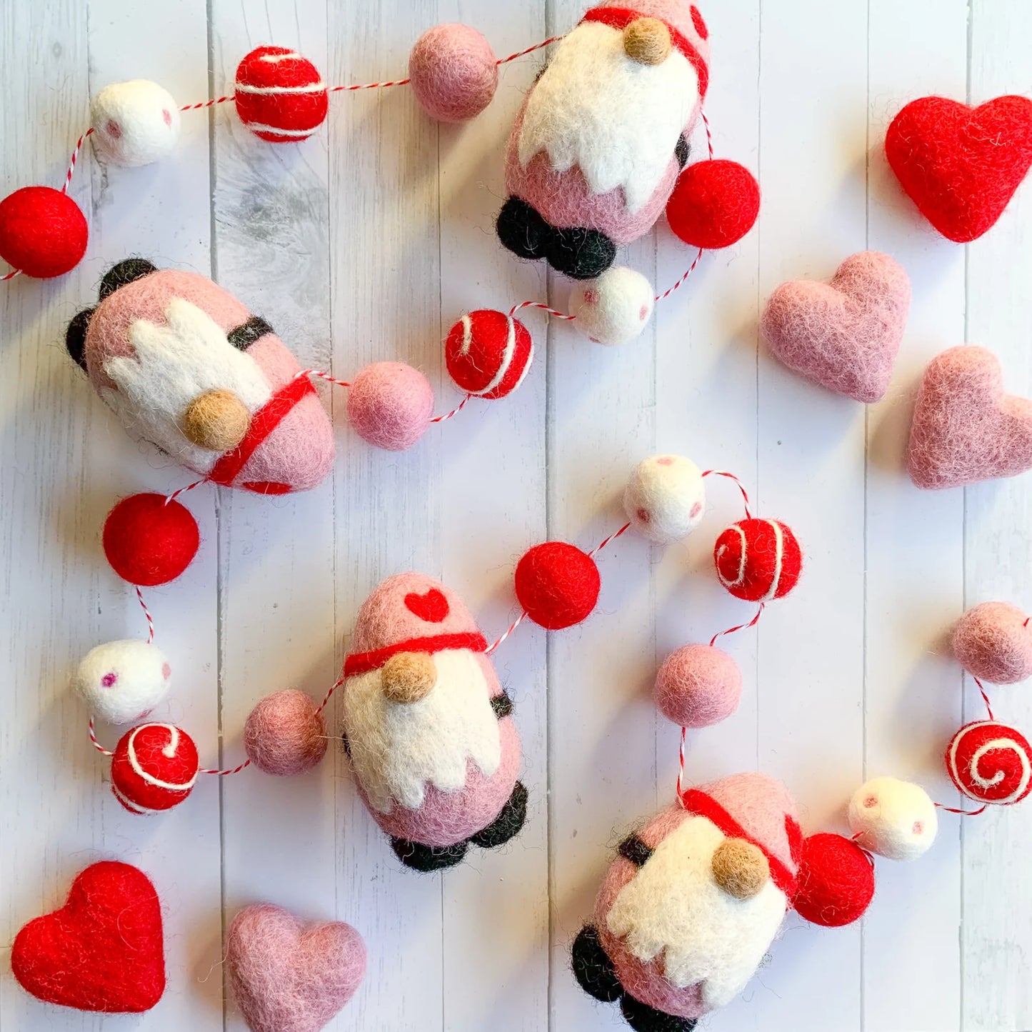 Valentines Day Love Gnomes Garland